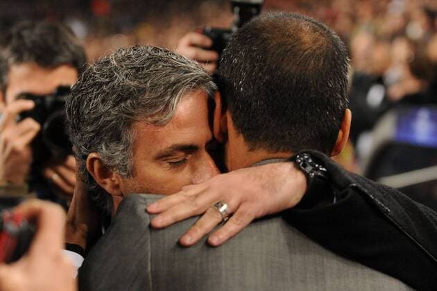 Trainer Josep Guardiola (FC Barcelona, li.) und Trainerkollege Jose Mourinho (Inter Mailand) -  o0 FC Internazionale Mailand o00 Pep