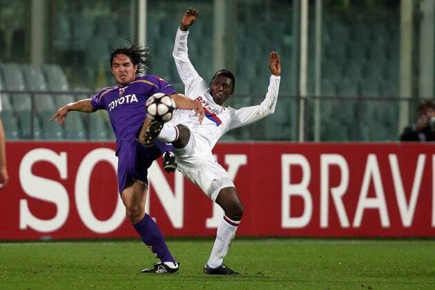 Foot : Fiorentina - Lyon - Lamine Gassama (Olympique Lyonnais, R) et Juan Vargas (AC Florenz) -  EddyLEMAISTRE o0 ACF Fiorentina, OL