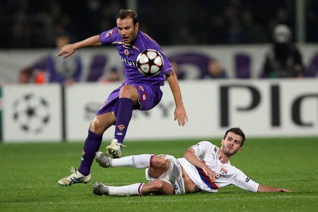 ACF AC Fiorentina - Olympique OL Lyon - Miralem Pjanic (OL, r.) et Cristiano Zanetti (AFC) -  EddyLEMAISTRE