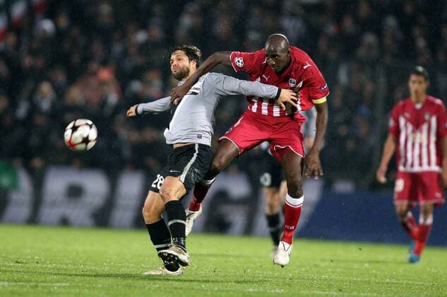 Girondins Bordeaux (rot) - Juventus Turin (weiß), - Alou Diarra (Bordeaux) DIEGO (Juve) - VincentMICHEL -