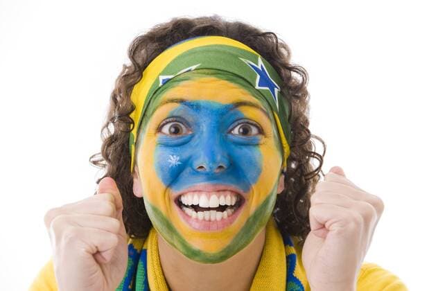 Brasilianischer, weiblicher Fußballfan iblyan01357401 - MODEL RELEASED o0 Jubel Freude