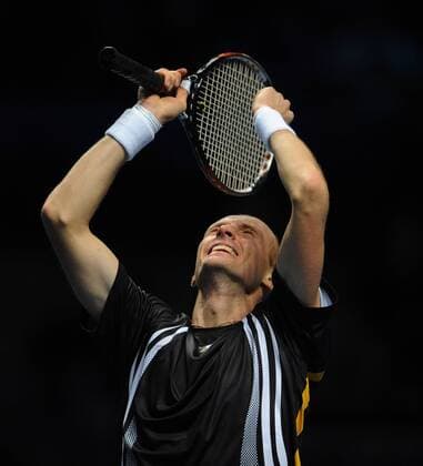 Tennis ATP TOUR WORLD FINALS London - Davydenko, Nikolai (RUS) won his match to win his first ATP-MASTERS o0 Jubel Freude Sieger Sieg