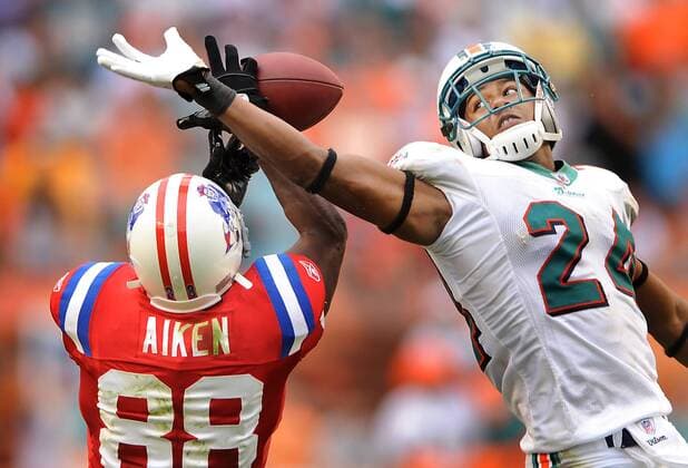 Dec. 06, 2009 - miami, Florida, USA - Miami ---finsrd06h---Miami Dolphins host the New England Patriots at Land Shark Stadium. In the fourth quarter, Miami cornerback Sean Smith breaks up a long pass intended for Patriot wide reciever Sam Aiken. This was on the Patriot s final drive. - ZUMAss5