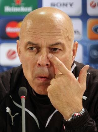 Trainer Christian Gross (VfB Stuttgart)