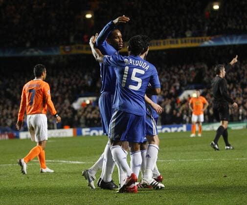 FC Chelsea London s Didier Drogba (L) celebrates in UEFA Champions League Group D Chelsea v Appoel Nicosia 8th December, 2009 EDITORIAL USE ONLY. No use with unauthorised audio, video, data, fixture lists, club league logos or live services. Online in-match use limited to 120 images, no video emulation. No use in betting, games or single club league player publications. o00 Jubel, Freude
