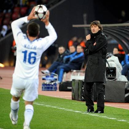 FC Zürich - AC Mailand - Philippe Koch (Zuerich) und Trainer Leonardo (Milan). 