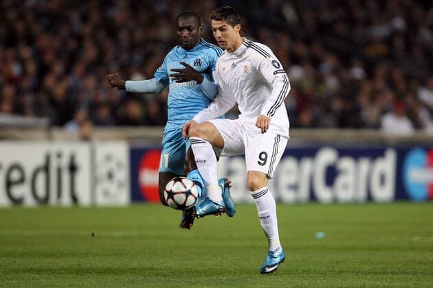 Olympique de Marseille (blau) - Real CF Madrid (weiß); Mamadou Niang (OM), Cristiano Ronaldo (Real) - 