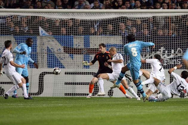 Olympique de Marseille (blau) - Real CF Madrid (weiß); Lucho Gonzalez (OM) -  o0 Tor, Treffer, Gegentor