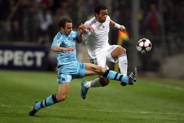 Olympique de Marseille (blau) - Real CF Madrid (weiß); Laurent Bonnart (OM), Marcelo (Real) - 
