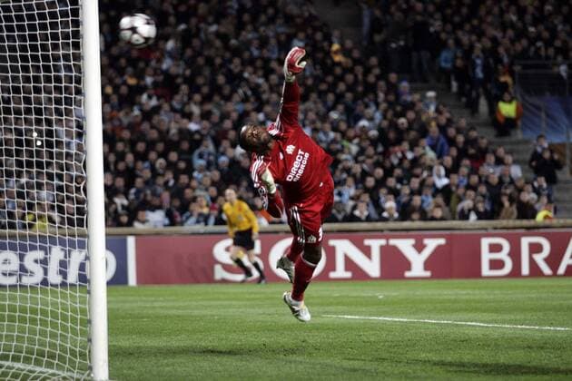 Olympique de Marseille (blau) - Real CF Madrid (weiß); Steve Mandanda (OM) - 