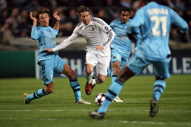 Olympique de Marseille (blau) - Real CF Madrid (weiß); Gabriel Heinze (OM), Sergio Ramos (Real) - 