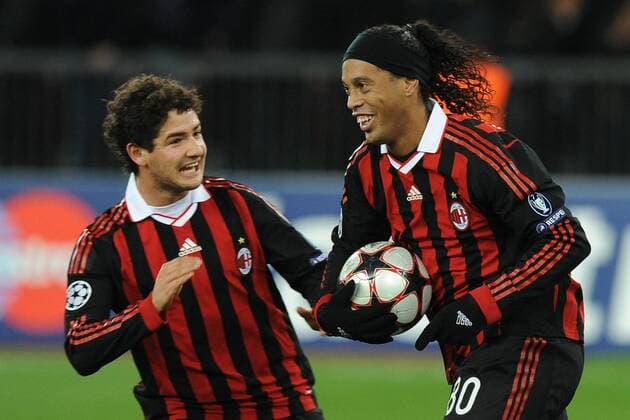 FC Zürich (weiß) - AC Mailand (rot); - Torjubel Ronaldinho (re.)  o0 Jubel, Freude