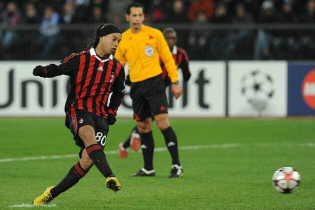 FC Zürich (weiß) - AC Mailand (rot); - Ronaldinho - 