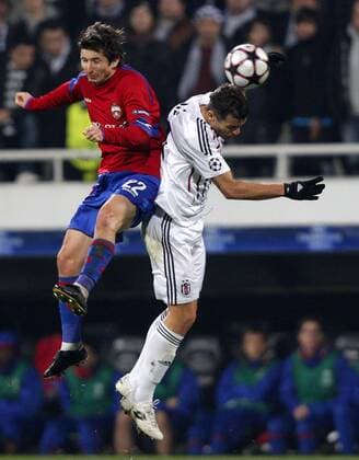 Besiktas Istanbul - CSKA Moscow; Evgeni Aldonin (L) of CSKA Moscow and Bobo (R) of Besiktas. 