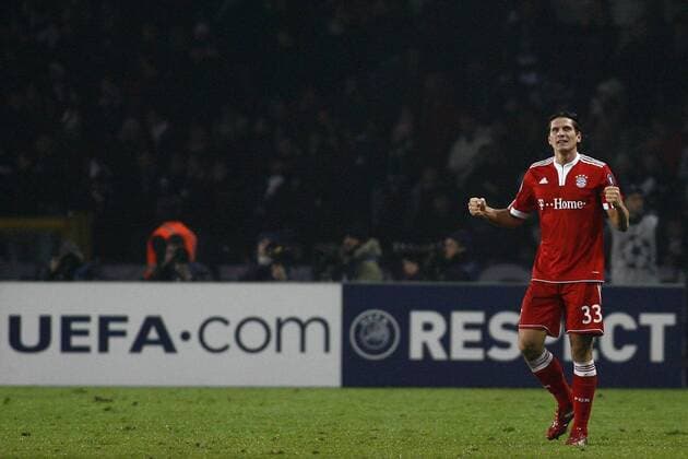 Juventus Turin (weiß) - FC Bayern München (rot) - Torjubel Mario Gomez  o0 Jubel, Freude o00 Werbebande, Bande, Werbung Website UEFA com
