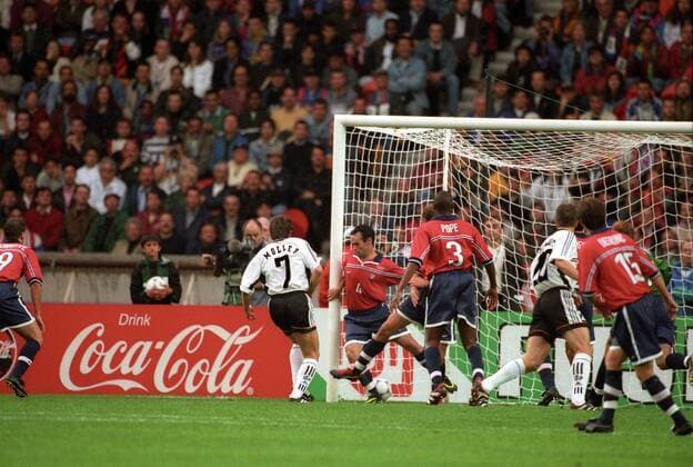 andreas Möller (Deutschland, 7) erzielt gegen die USA das Tor zum 1:0 Fußball WM Herren WM 1998, Länderspiel, Nationalteam, Nationaltrikot, Deutschland - USA 2:0 Totale Paris
