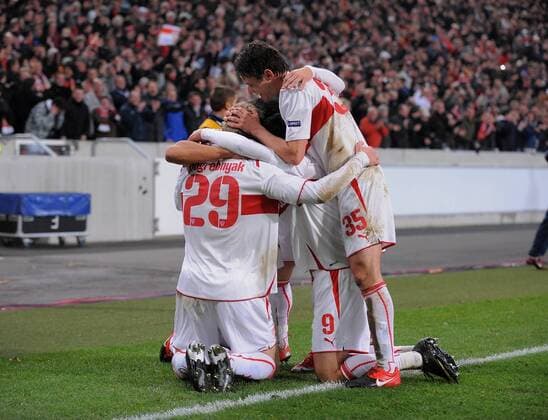 FUSSBALL International Champions League SAISON 2009 2010 09.12.2009 VfB Stuttgart - FC Unirea Urziceni JUBEL VfB; ; Pavel Pogrebnyak, Ciprian Marica und Christian Träsch (v.li.)  o0 Freude o00 Jubel