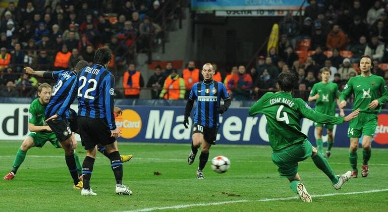 Inter Mailand - Rubin Kazan 2:0 - Tor von Samuel Eto o (Inter, 2.v.li.) -  o0 Etoo