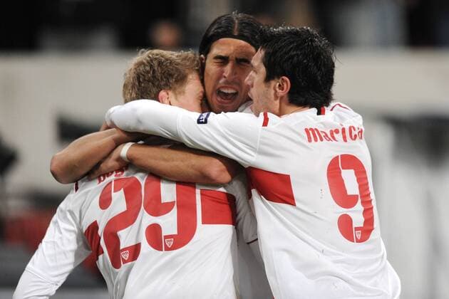 09.12.2009, Fussball, UEFA Champions League, VFB STUTTGART - UNIREA URZICENI Saison 2009 2010, Jubel Stuttgart, v.re. Ciprian Marica (Stuttgart), Sami Khedira (VfB Stuttgart) und Pavel Pogrebnyak (VfB Stuttgart)