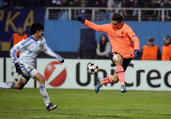 Zlatan Ibrahimovic (R) - Dynamo Kiew (weiß) - FC Barcelona (orange) - 