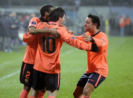 Lionel Messi (C), Xavi Hernandez (R) - Dynamo Kiew (weiß) - FC Barcelona (orange) -  o0 Jubel, Freude