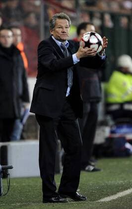 LIEGE , 09 12 2009 CHAMPIONS LEAGUE - Standard Lüttich - AZ Alkmaar - Trainer LASZLO BOLONI (Standard) -  o0 Bölöni