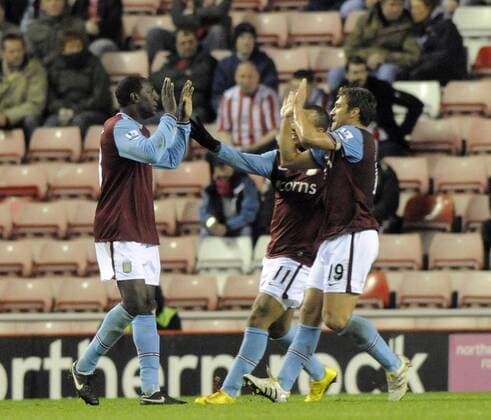 Aston Villa s Emile Heskey (L) celebrates his side s first goal. Barclays Premier League Sunderland v Aston Villa 15th December, 2009 EDITORIAL USE ONLY. No use with unauthorised audio, video, data, fixture lists, club league logos or live services. Online in-match use limited to 120 images, no video emulation. No use in betting, games or single club league player publications. o0 Jubel, Freude