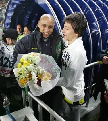Fenerbahce Istanbul - Roberto Carlos (L) and His Fan.  o0 Verabschiedung o00 Abschied