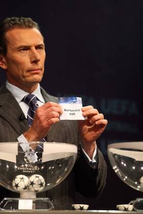 UEFA Champions League Auslosung - Emilio Butragueno (Spanien) zieht das Los Real CF Madrid - Nyon - Suisse - EddyLEMAISTRE - 