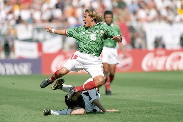 Luis Hernandez (Mexiko) Fußball WM Herren WM 1998, Länderspiel, Nationalteam Gruppe Montpellier Kampf,