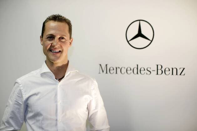 Motorsport: Formel 1, Michael Schumacher (GER, Mercedes GP) xHOCHxZWEIx xRoncoxo0 Logo, Emblem,