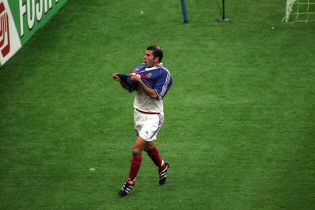 Torschütze Zinedine Zidane (Frankreich) jubelt Fußball WM Herren WM 1998, Länderspiel, Nationalteam, Nationaltrikot, Finale Einzelbild Paris Freude, Begeisterung,