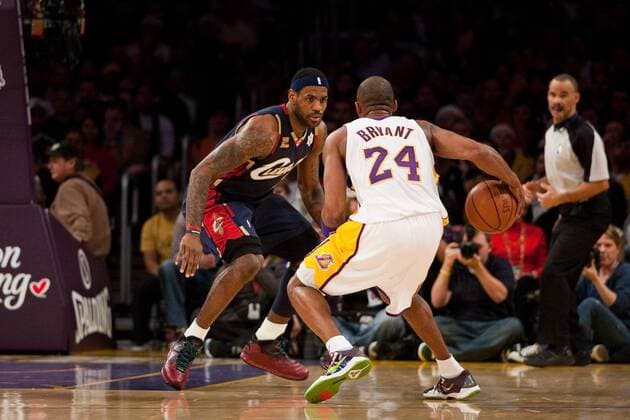 25 December 2009: Guard Kobe Bryant of the Los Angeles Lakers drives to the basket while being guarded by LeBron James of the Cleveland Cavaliers during the first half of the Cavaliers 102-87 victory over the Lakers on Christmas Day at the STAPLES Center in Los Angeles, CA. Icon18109122507 EDITORIAL USE ONLY
