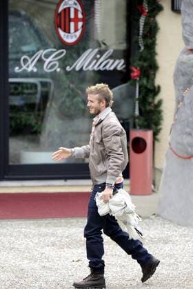Gc Carnago (Varese) 28 12 2009 - David Beckham (AC Mailand)  o0 Logo, Emblem, Vereinslogo, Vereinsemblem Schriftzug