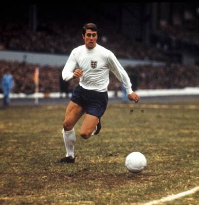 Geoff Hurst (England) - DEUTSCHSPRACHIGE SPORTZEITSCHRIFTEN UND -ZEITUNGEN NUR NACH RÜCKSPRACHE Fußball Länderspiel Herren WM 1966, Nationalteam, Einzelbild Aufnahmedatum geschätzt London