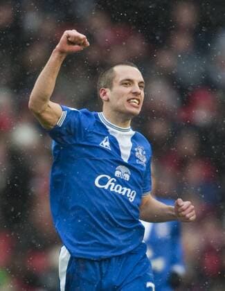 LONDON, ENGLAND - Saturday, January 9, 2010: Everton FC s Leon Osman celebrates against Arsenal FC London during the Premiership match at the Emirates Stadium -xHOCHxZWEIx xPropagandax 