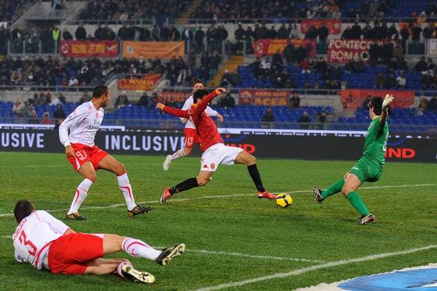 Tor von Mirko Vucinic (AS Rom, Mitte) -  o0 US Triestina Calcio