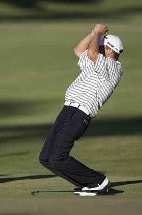 17 January 2010: Ryan Palmer of the United States reacts after missing an eagle chip onto the 18th green during the final round of the Sony Open taking place at the Waialae Country Club. Icon19401171004 o0 Enttäuschung Verzweiflung Emotionen USA Freisteller EDITORIAL USE ONLY