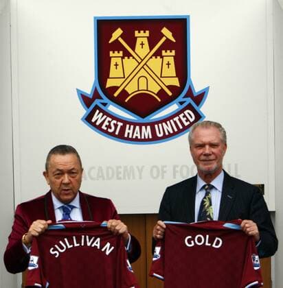 David Sullivan (L)and David Gold Joint Co Chairman of West Ham United at Boleyn Ground Upton Park  o0 Trikot Logo, Emblem, Vereinslogo, Vereinsemblem Objekte