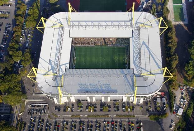 Dortmunder Signal Iduna Park, Heimspielstätte von Borussia Dortmund o00 1 BL Stadion Draufsicht