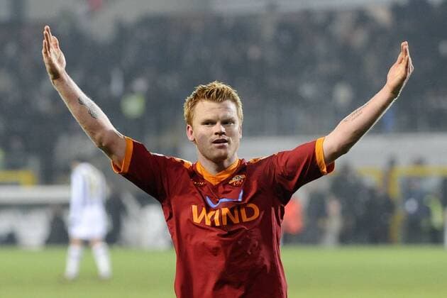 Turin, Juventus Turin (schwarz weiß) - AS Rom (rot): Jubel John Arne Riise  o0 Freude