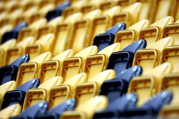 Fußball, Stadiongeschichte SG Dynamo Dresden Sitze im Dresdner Rudolf Harbig Stadion, Heimspielstätte der SG Dynamo Dresden -  o0 Sitz Sitzplatz Klappsitz