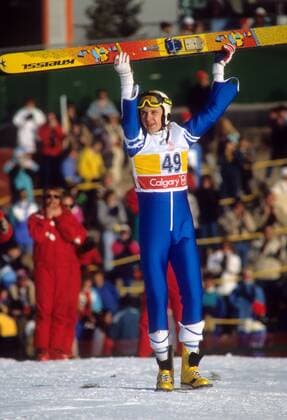 Matti Nykänen (Finnland) jubelt, er ist Olympiasieger 1988 in Calgary von der 90m Schanze Skispringen OS Winter Herren Olympische Spiele 1988, Winterspiele, Ski Nordisch, Skisport Einzelbild Calgary Freude,