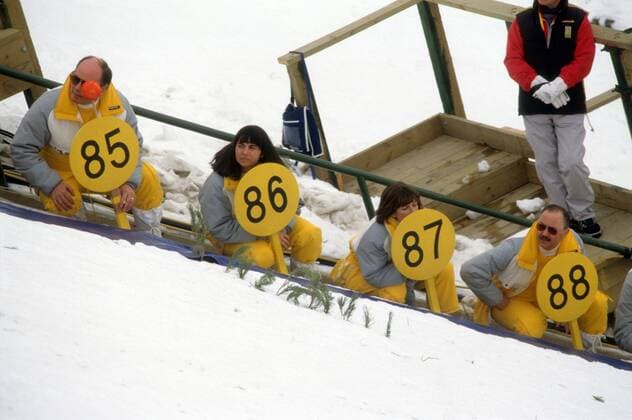 Weitenrichter während der Olympischen Spiele 1988 in Calgary Skispringen OS Winter Herren Olympische Spiele 1988, Winterspiele, Ski Nordisch, Skisport Gruppe Calgary