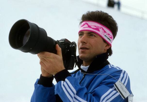 Thomas Klauser (BR Deutschland) versucht sich bei den Olympischen Spielen 1988 in Calgary auch mal als Sportfotograf Skispringen OS Winter Herren Olympische Spiele 1988, Winterspiele, Ski Nordisch, Skisport Einzelbild Calgary