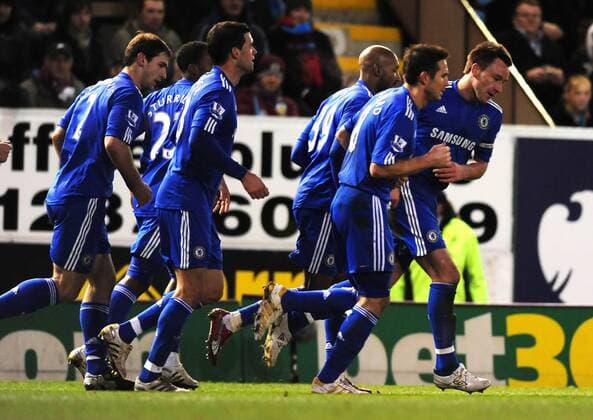John Terry of Chelsea FC (R) celebrates scoring the winning goal Barclays Premier League Burnley v Chelsea 30th January, 2010 EDITORIAL USE ONLY. No use with unauthorised audio, video, data, fixture lists, club league logos or live services. Online in-match use limited to 120 images, no video emulation. No use in betting, games or single club league player publications. o0 Jubel, Freude,