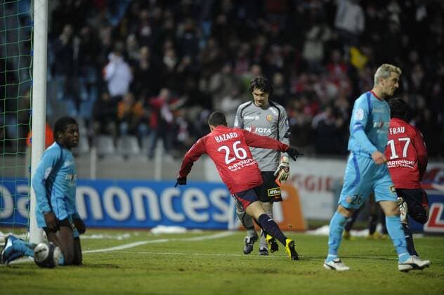 OSC LILLE (Rot) vs RC LENS (Blau): - L1 - 30.01.2010 - Jubel Eden Hazard c. JBAUTISSIER  o0 Jubel Freude