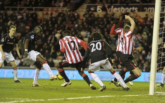 Stoke City s Mamady Sidibe 2.l. shoots at FC Sunderland s goal during a goal mouth scramble. Barclays Premier League Sunderland v Stoke City 1st February, 2010 EDITORIAL USE ONLY. No use with unauthorised audio, video, data, fixture lists, club league logos or live services. Online in-match use limited to 120 images, no video emulation. No use in betting, games or single club league player publications. o00 AFC