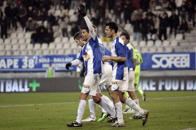 Grenoble Foot 38 (blau) - AJ Auxerre (grün), - Torjubel Nassim Akrour (GF38) - L1 - 06-02-10 EddyLEMAISTRE -  o0 Jubel, Freude