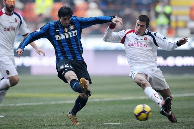 Milano 07 02 2010 - Serie A Inter Mailand - US Cagliari, Diego Milito (Inter Mailand, li.) trifft -  o0 Tor